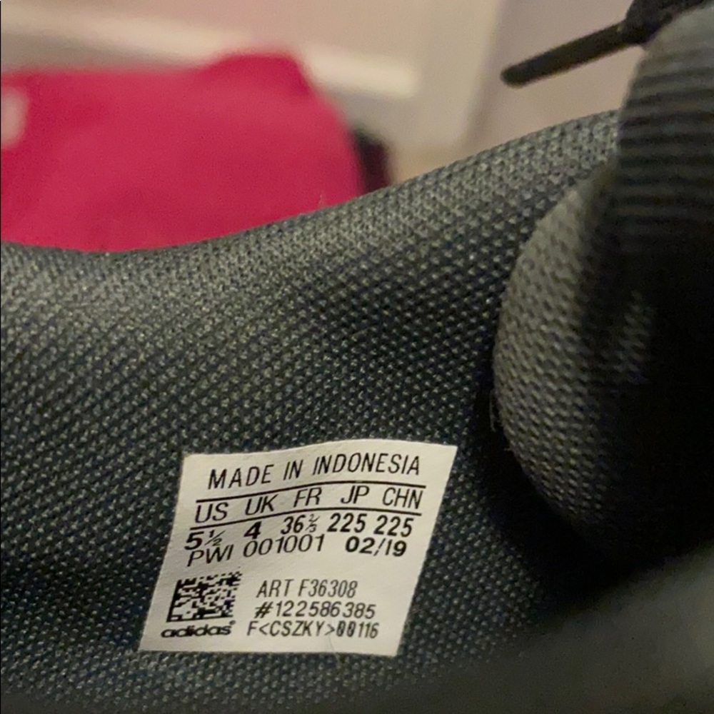 Adidas - Picture 4 of 4